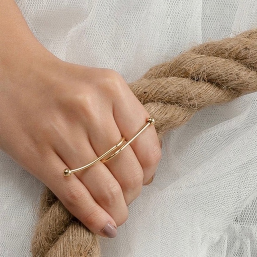 3/$30 💛 Knot Metal Bar Ring